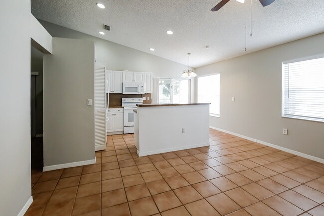 Building Photo - 3370 NW 78th Ave