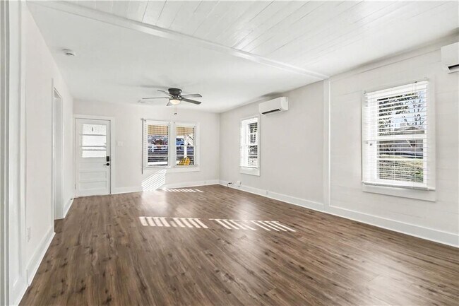 Foto del edificio - 257 Stegall Dr