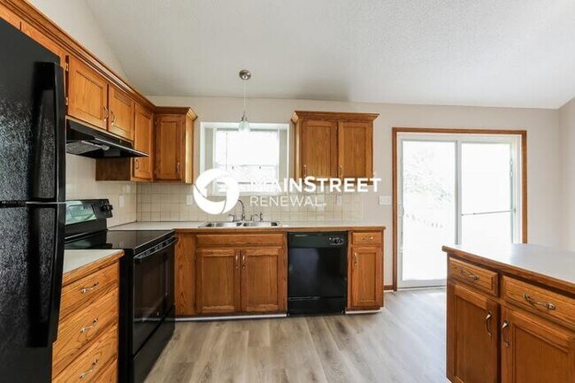 Foto del edificio - 3 Bedroom Pet-Friendly Home in Belton, MO with Main Street Renewal