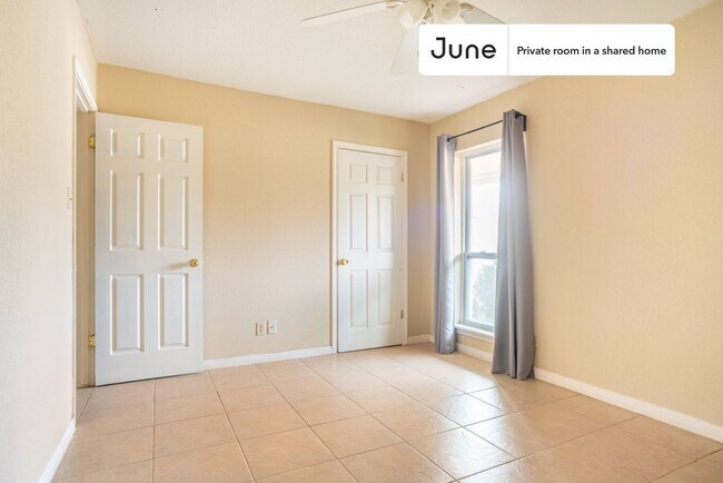 Foto del edificio - Room in Shared 4 bed/2 bath home