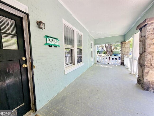 Building Photo - 976 Delaware Ave SE