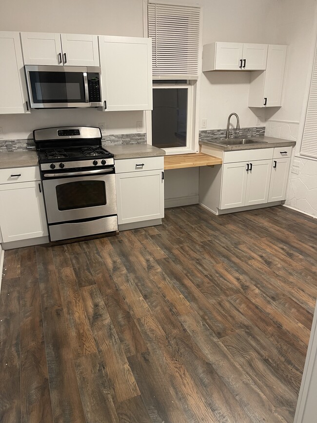 Building Photo - 281 Jackson St