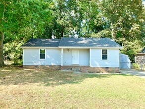 Building Photo - 637 Miles Ct