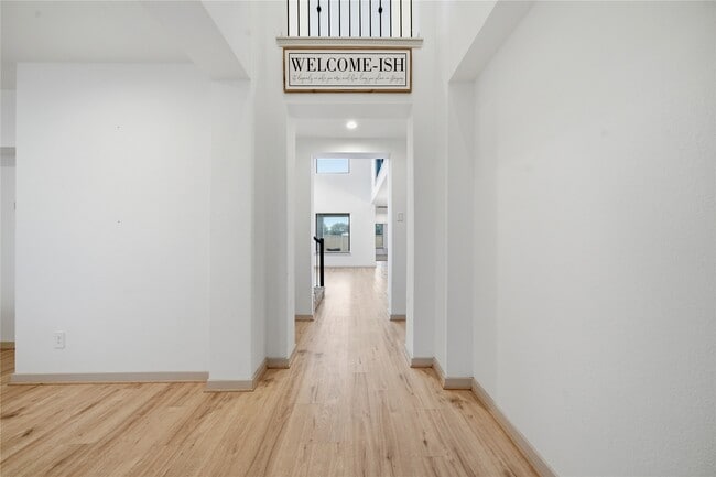 Building Photo - 29250 Pikes Peak Dr