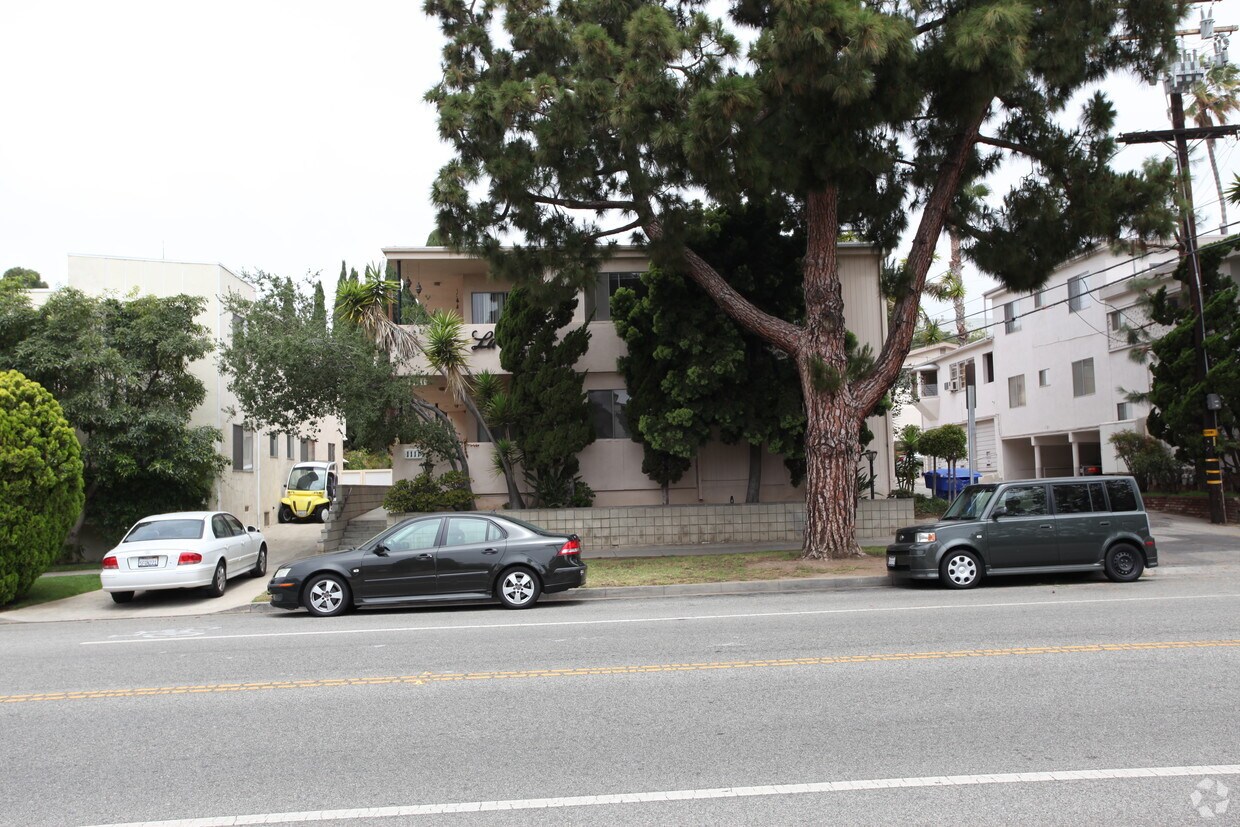 Primary Photo - 1111 California Ave