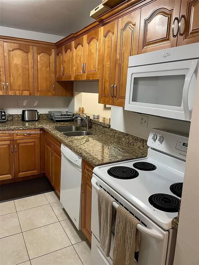 Foto del edificio - 8065 SW 107th Ave