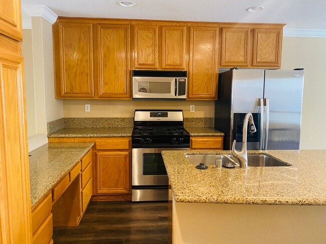 Foto del edificio - Move In Ready! 2 bedrooms 2.5 bath Townhom...