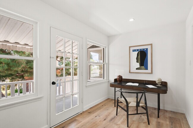 Building Photo - 1520 Ocean Park Blvd
