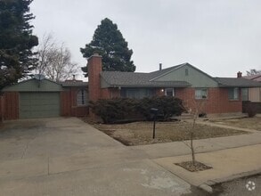 Building Photo - 211 E White Ave