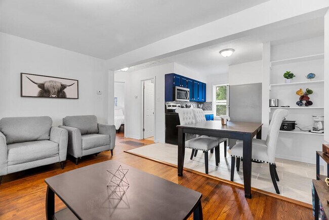 Foto del edificio - 6444 Wade Ave