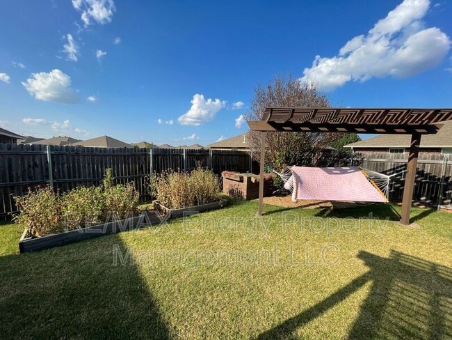 Building Photo - 2265 Blue Jay Dr
