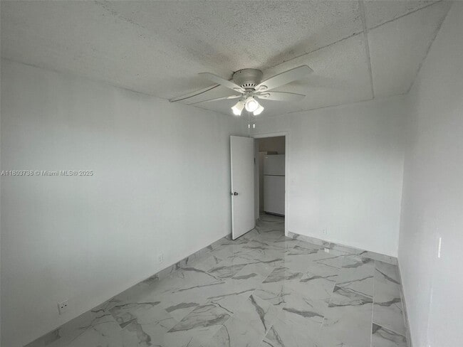 Building Photo - 3211 SW 44th St