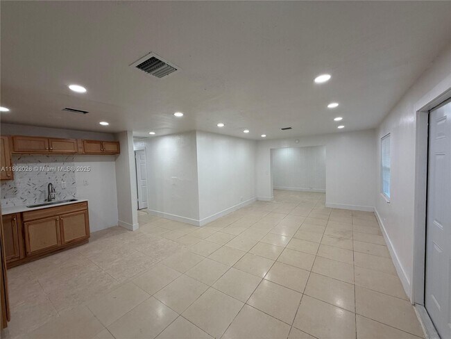Foto del edificio - 1600 W 14th St