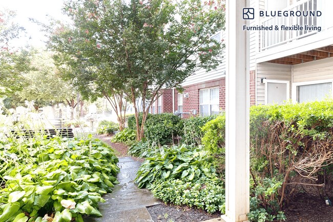 Building Photo - 1569 Onyx Dr