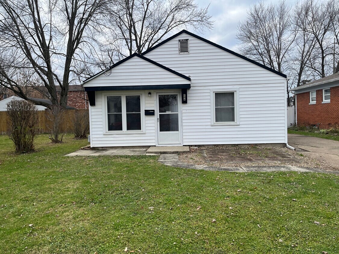 Building Photo - 246 Franklin Ave