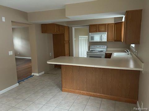 Building Photo - 2250 Island View Dr