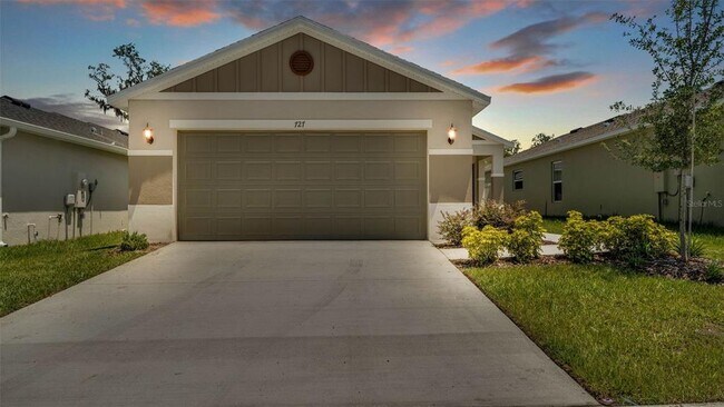 Foto del edificio - 727 Chestnut Ln