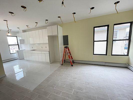 Foto del edificio - 3 bedroom in BRONX NY 10469