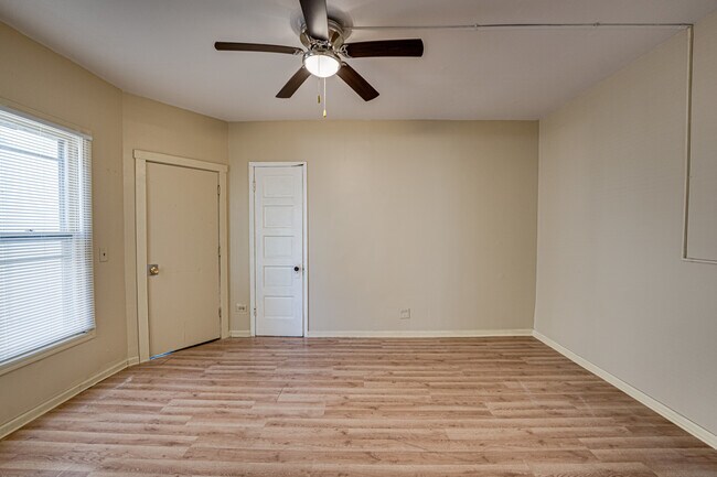Foto del edificio - 706 McDonough St