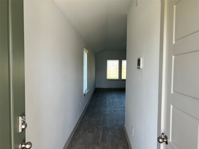 Foto del edificio - 7919 Cattleman Vly Dr