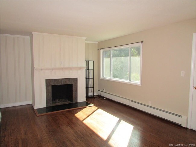 Building Photo - 231 Harwinton Ave