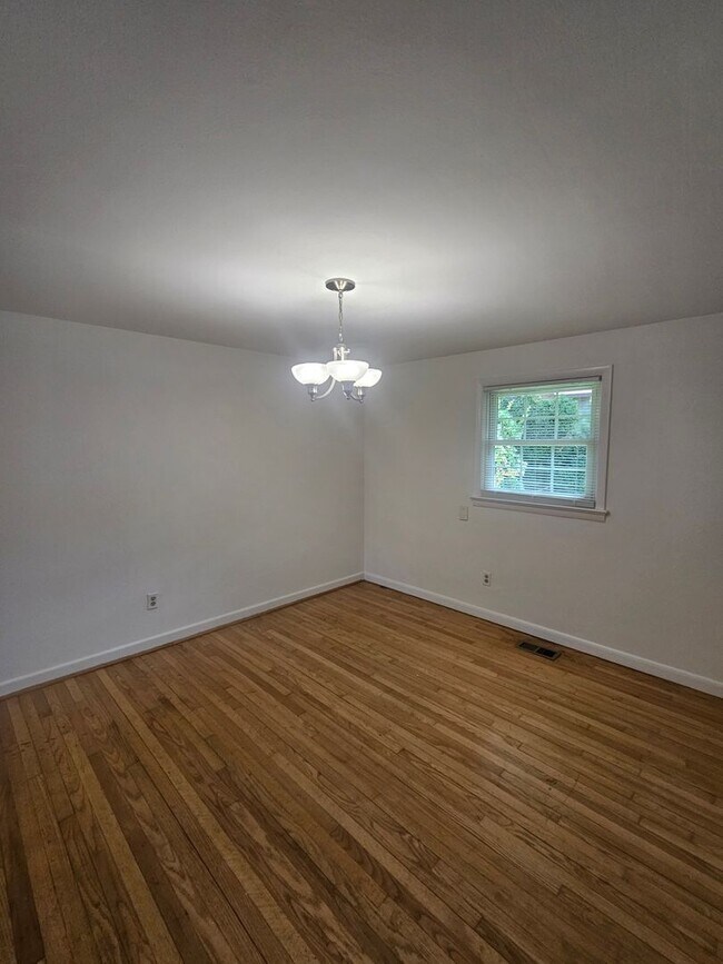Foto del edificio - 7022 Gardner Dr