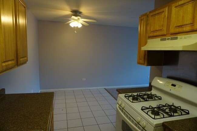 Foto del edificio - 655 Deepwoods Dr