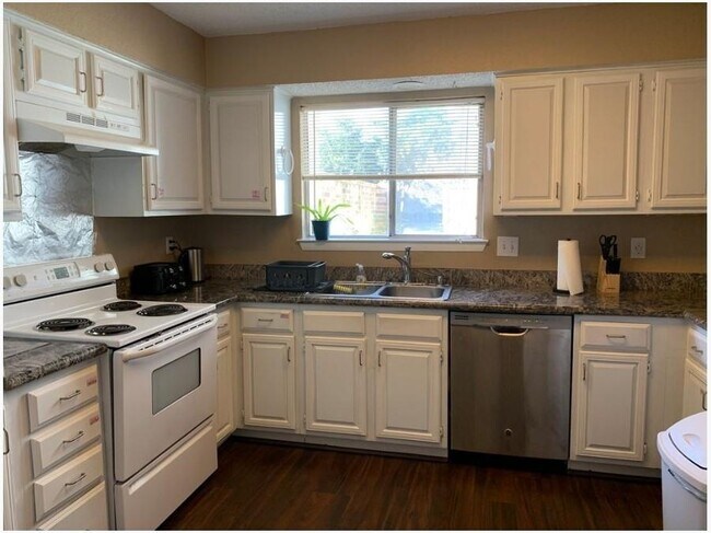 Foto del edificio - 9834 Amberton Pkwy