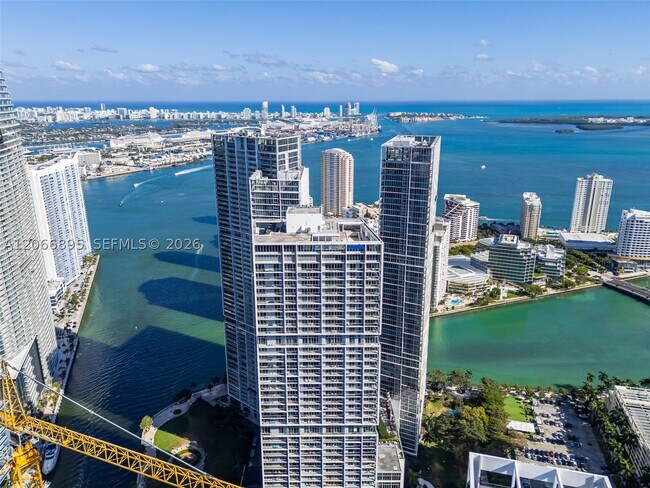 Foto del edificio - 495 Brickell Ave