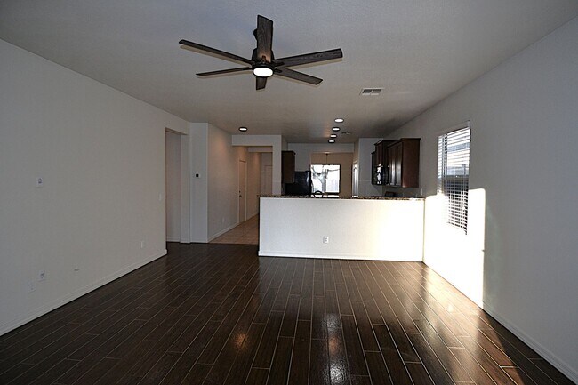 Building Photo - San Tan Heights Beauty