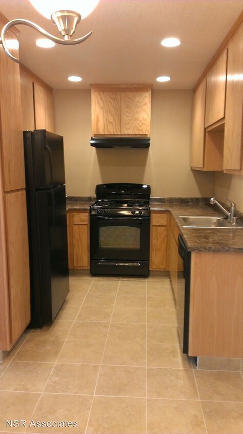 Primary Photo - 1405 Stonewood Ave
