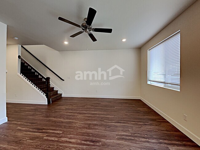 Foto del edificio - 12432 83rd Ave E