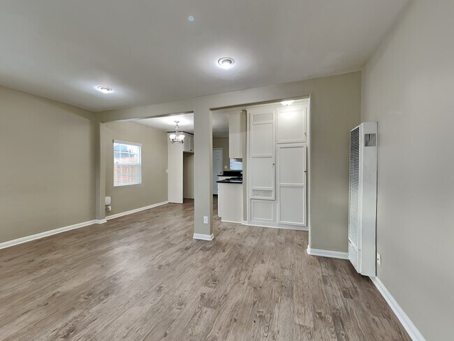 Building Photo - 15203 S McKinley Ave
