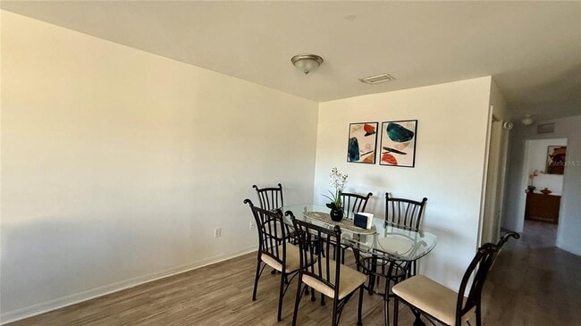 Building Photo - 2710 Club Cortile Cir