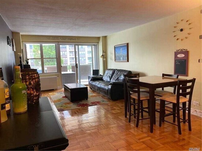 Foto del edificio - 17-85-85 215th St