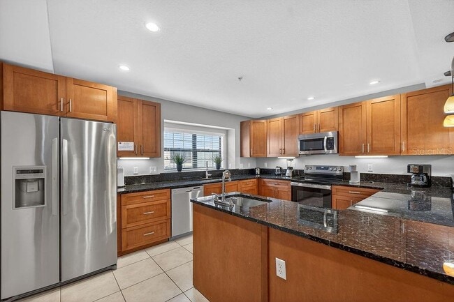 Building Photo - 14525 Damai Ln