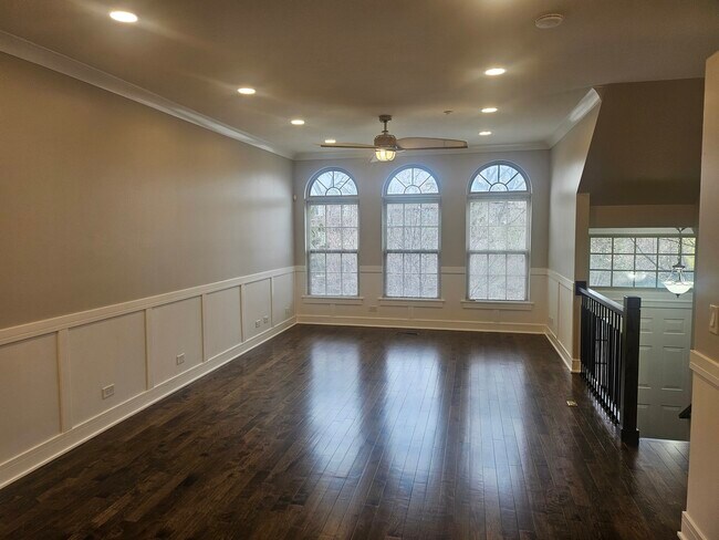 Building Photo - 447 Prestwick Ln