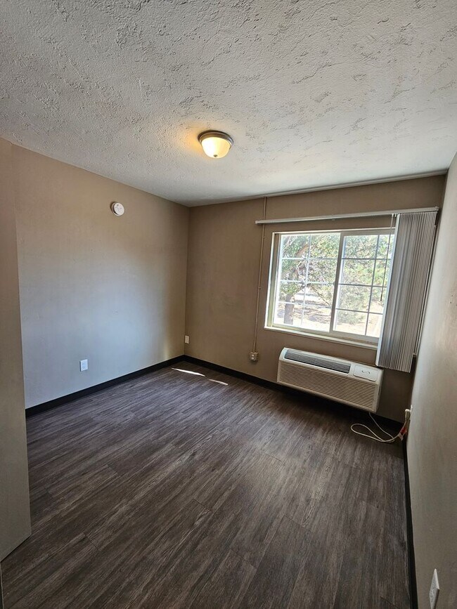 Foto del edificio - Completely Remodeled 2-bedroom Near Memori...