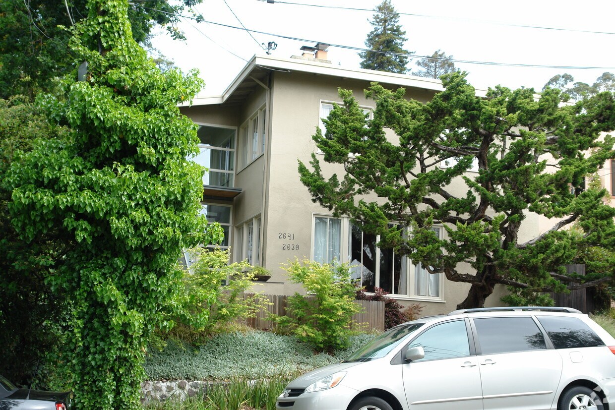 Primary Photo - 2639 Cedar St