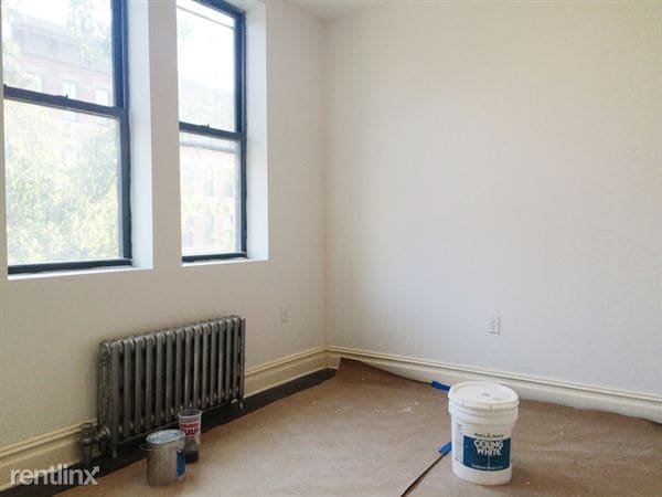 Building Photo - 107 Greenpoint Ave