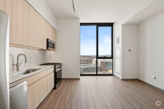 Building Photo - 559 S Damen Ave