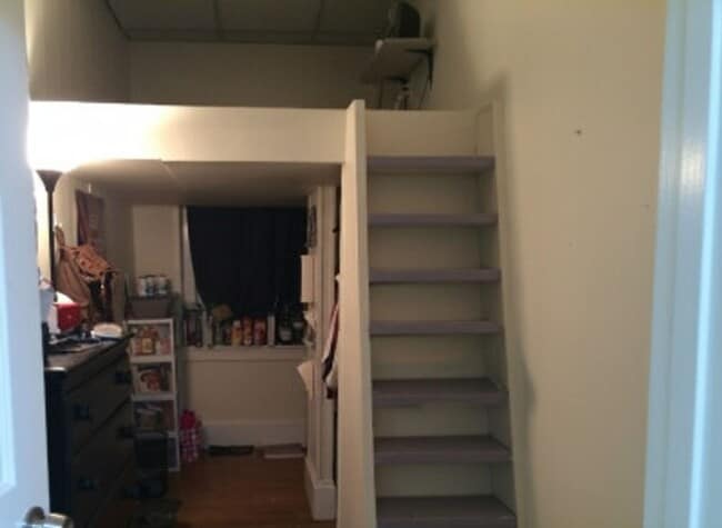 Photo - NO FEE - Kenmore 3 BR Apartment - 9/1