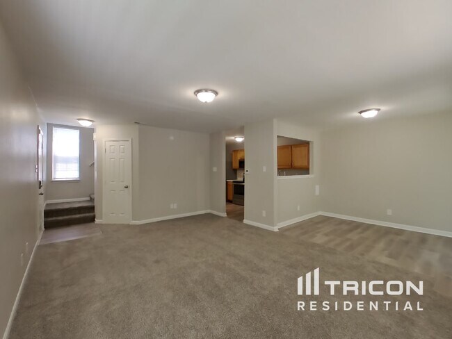 Building Photo - 5962 Redcliff N Ln