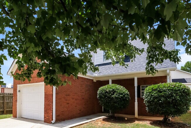 Building Photo - 7567 Winderemere Park