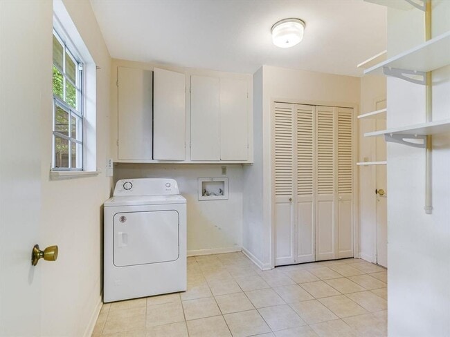 Building Photo - 7107 Spurlock Dr