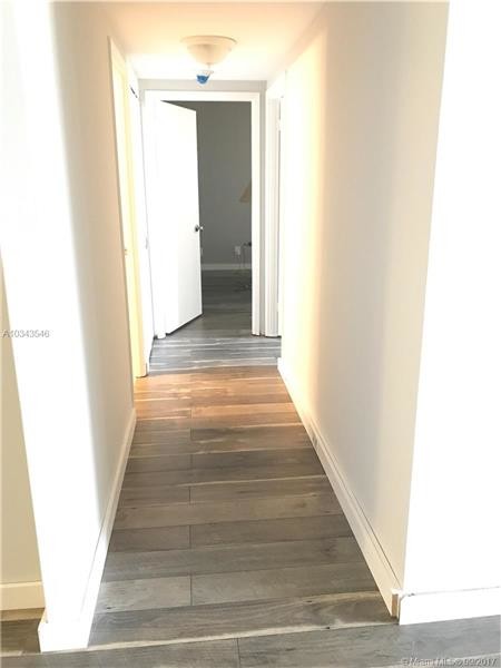 Foto del edificio - 2500 Parkview Dr