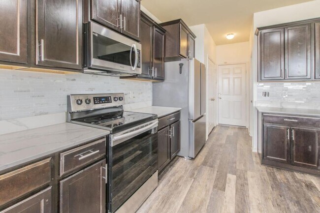Foto del edificio - 3312 Cricklewood Drive
