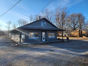 Building Photo - 1531 E 5th St