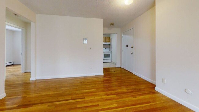 Building Photo - 9/1 No Fee! Spacious 1BR with AC, dishwash...