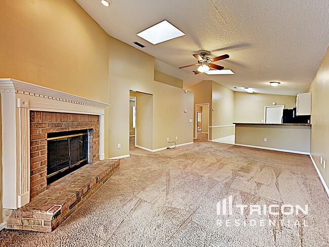Building Photo - 115 Naugatuck Dr